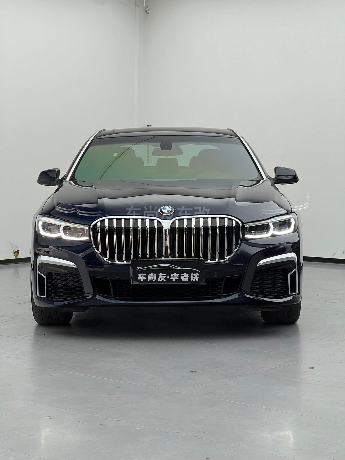 BMW 7 Series F02 | 2010 model | 宝马 7 系 F02｜2010 款 – vehicle photo 3