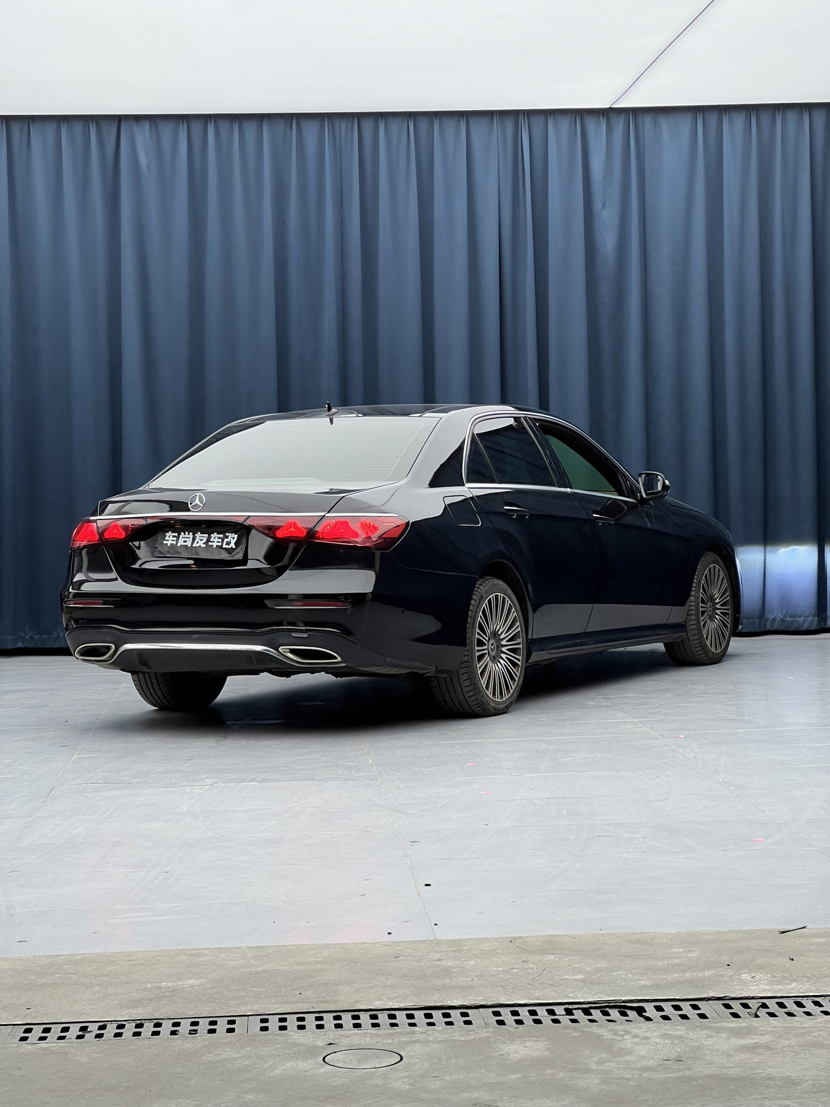 Mercedes-Benz E-Class W212 | 2010 E300 | 奔驰 E 级 W212｜2010 款 E300 – vehicle photo 3