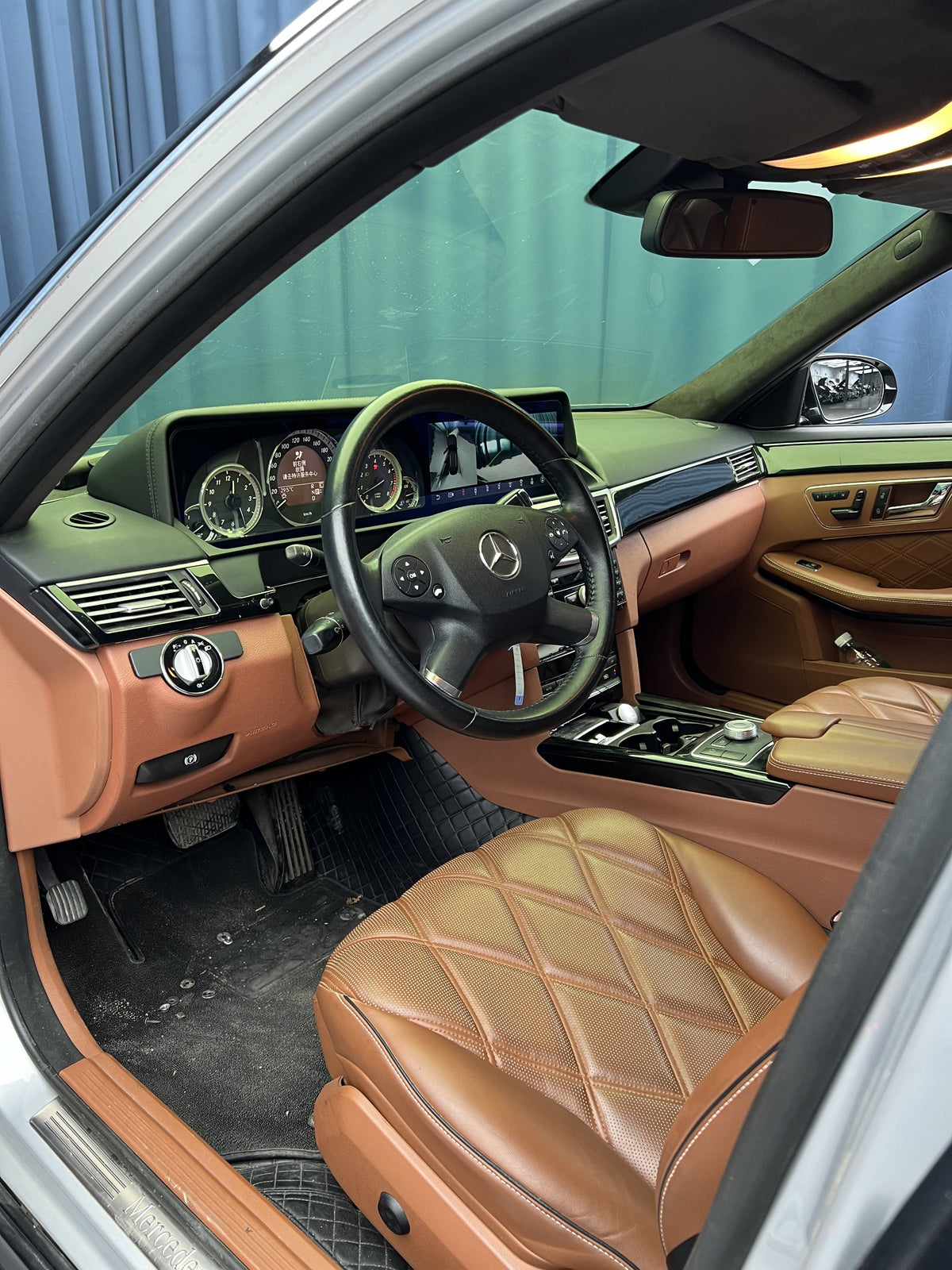Mercedes-Benz E-Class W212 | 2010 E300 | 奔驰 E 级 W212｜2010 款 E300 – vehicle photo 4